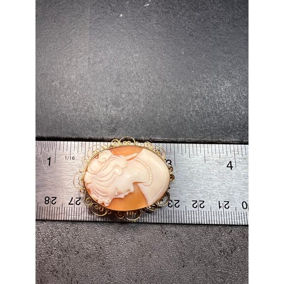 Vintage 60s Shell Cameo Brooch Pendant – 12K Gold Filled Filigree Frame - Picture 8 of 9